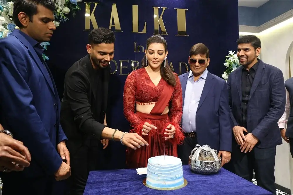 KAJAL AGGARWAL LAUNCHED KALKI FASHION STORE HYDERABAD 5